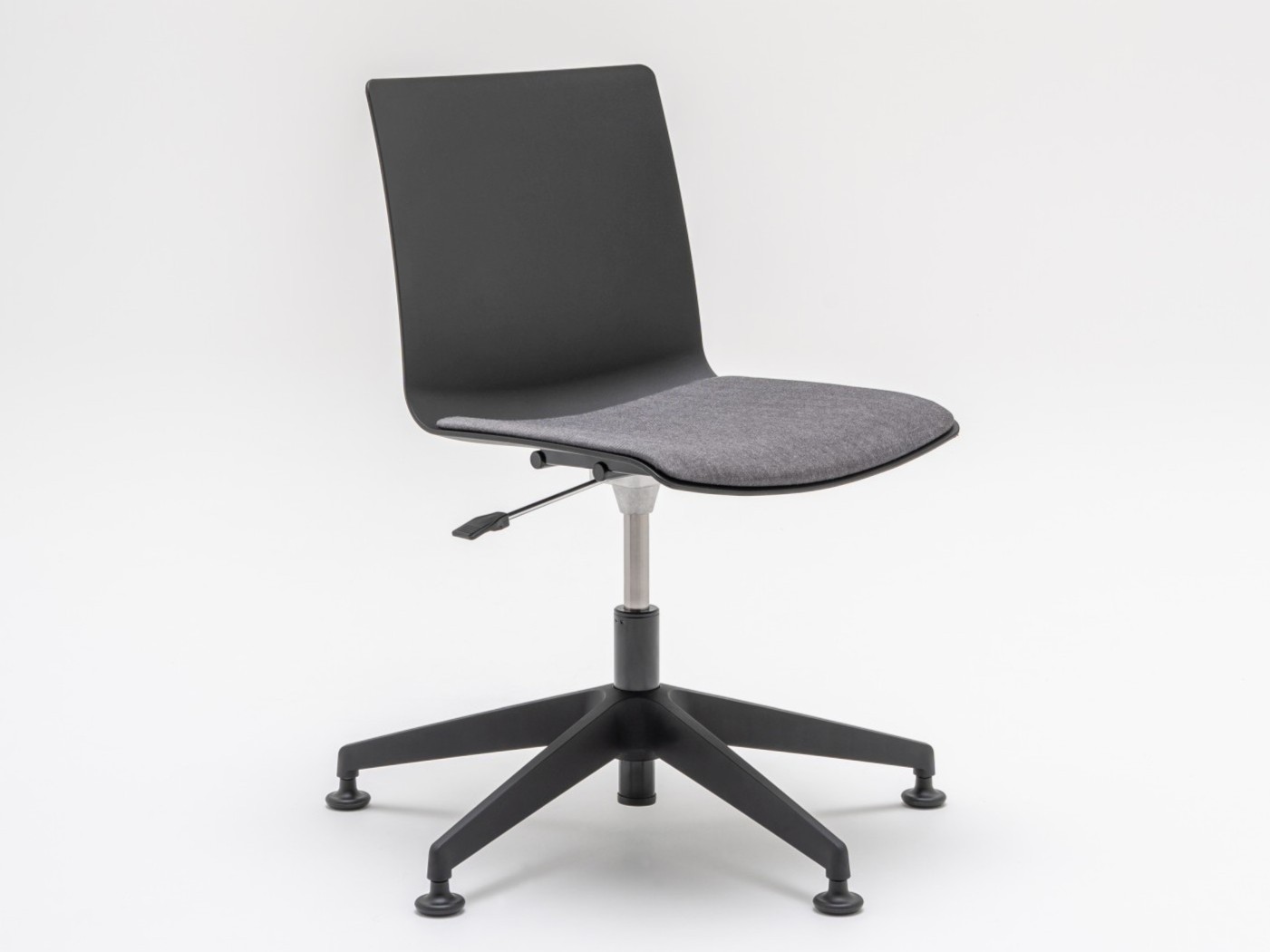 CityOffice_Apmekletaju_Kresli_Shila_Modeli