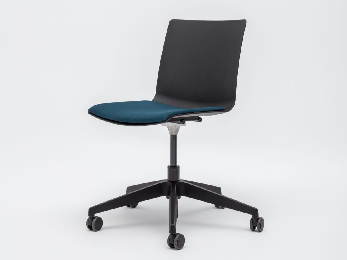 CityOffice_Apmekletaju_Kresli_Shila_Modeli