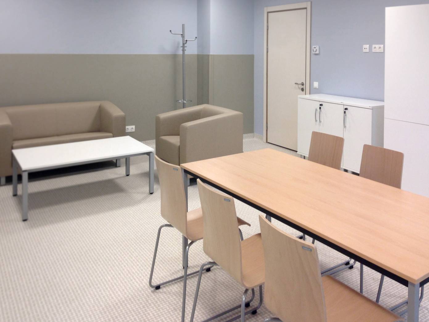 CityOffice_Simple_Konferencu_Galdi
