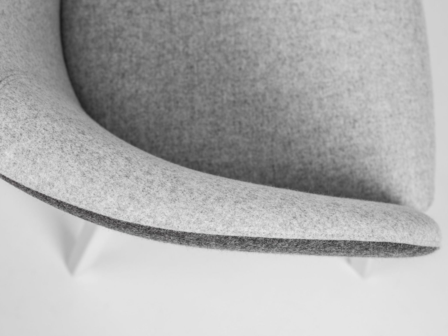 CityOffice_Naudu_Kresli_Divani_Detalas